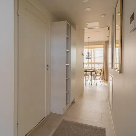 아파트 Marina By Hiekka 칼라조키