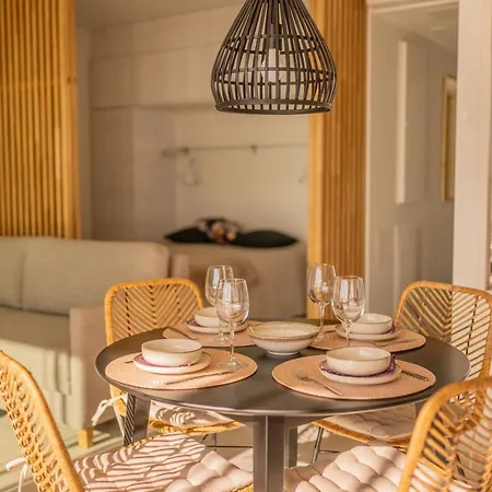 Marina By Hiekka 아파트 칼라조키