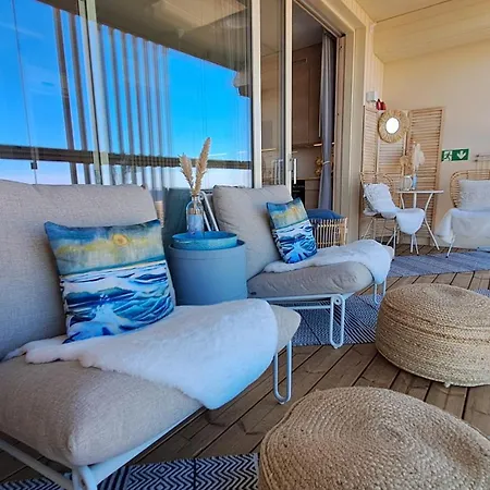 Marina By Hiekka 아파트 칼라조키