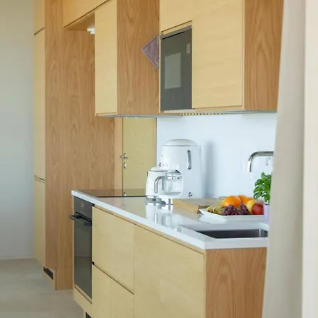 Marina By Hiekka 칼라조키