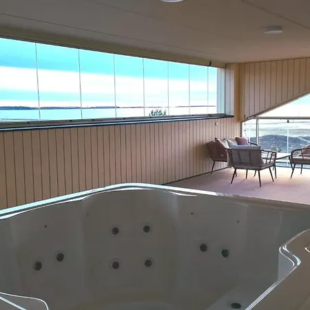 Marina By Hiekka 아파트 *